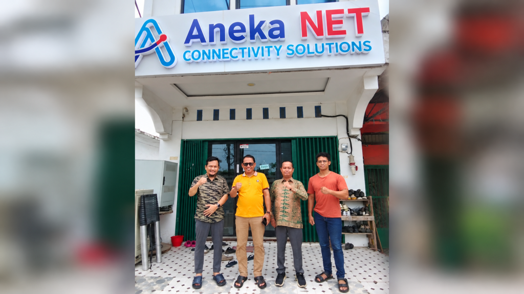 Akhoi AS Kadis Kominfo Merangin Pantau Media Center Jaringan Terpadu Internet Seluruh OPD